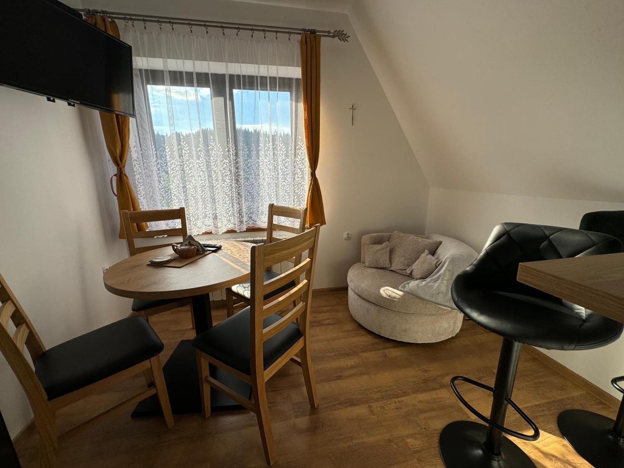 Gut Apartment 波罗宁 外观 照片